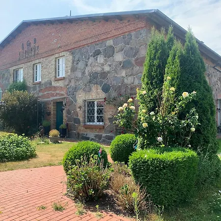 Feldsteinscheune Kaeselin