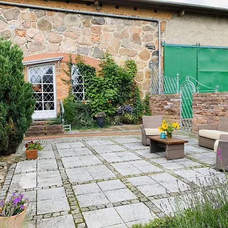 Feldsteinscheune Kaeselin *