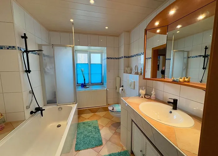 Feldsteinscheune Kaeselin * Röbel